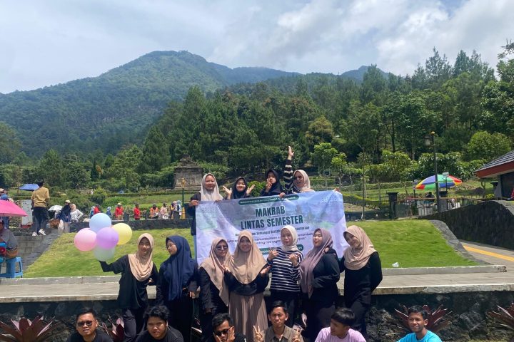 Kegiatan Makrab Lintas Semester